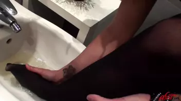 Tons Of Fun In The Washroom Screencap 41 on sinx.preview.netperv.com