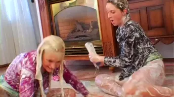 Slippery Shampoo Catfight Gets Nasty Screencap 91 on sinx.preview.netperv.com