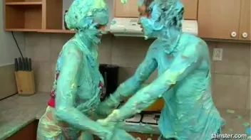 Cakes Covered In Icing Screencap 51 on sinx.preview.netperv.com