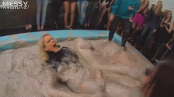 Messy Wrestling: Fuck Your Sexy Shine And Prepare For Mud Smack-Down Time! Screencap 25 on sinx.preview.netperv.com