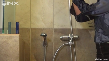 Horny Babe's Wet Cool Down Screencap 15 on sinx.preview.netperv.com