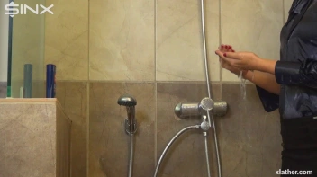 Horny Babe's Wet Cool Down Screencap 16 on sinx.preview.netperv.com