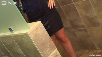 Horny Babe's Wet Cool Down Screencap 18 on sinx.preview.netperv.com