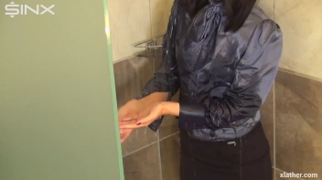 Horny Babe's Wet Cool Down Screencap 12 on sinx.preview.netperv.com