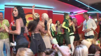 Bikini Beach Balls Part 1 - Cam 2 Screencap 9 on sinx.preview.netperv.com