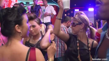 Bikini Beach Balls Part 1 - Cam 2 Screencap 5 on sinx.preview.netperv.com