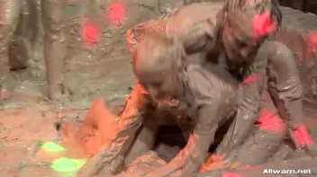 Bloused Babes In Badass Battle Screencap 57 on sinx.preview.netperv.com