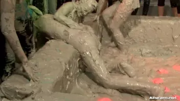 Bloused Babes In Badass Battle Screencap 74 on sinx.preview.netperv.com