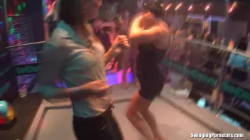 Summer Jam Bang Part 3 - Shower Cam Screencap 15 on sinx.preview.netperv.com