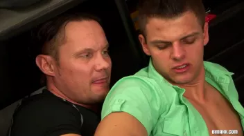 Bi At Work Screencap 51 on sinx.preview.netperv.com