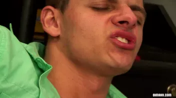 Bi At Work Screencap 53 on sinx.preview.netperv.com