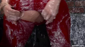 Lady in red covered in cum Screencap 49 on sinx.preview.netperv.com