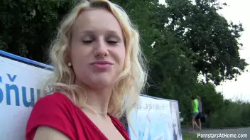 Bus Stop Babe Gives Killer Blowjobs Screencap 11 on sinx.preview.netperv.com