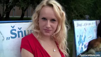 Bus Stop Babe Gives Killer Blowjobs Screencap 15 on sinx.preview.netperv.com
