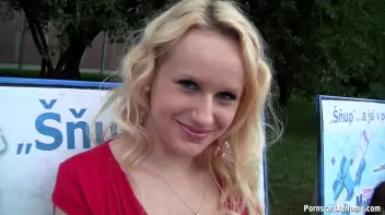 Bus Stop Babe Gives Killer Blowjobs Screencap 18 on sinx.preview.netperv.com