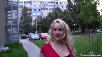 Bus Stop Babe Gives Killer Blowjobs Screencap 30 on sinx.preview.netperv.com