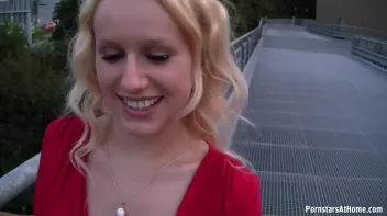 Bus Stop Babe Gives Killer Blowjobs Screencap 35 on sinx.preview.netperv.com