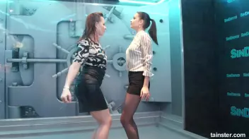 Spectacular wetlook dancing Screencap 14 on sinx.preview.netperv.com