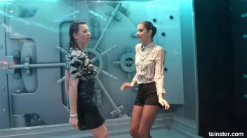 Spectacular wetlook dancing Screencap 19 on sinx.preview.netperv.com