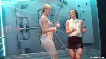 Spectacular wetlook dancing Screencap 3 on sinx.preview.netperv.com