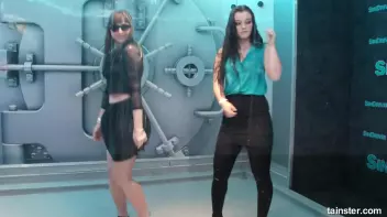 Spectacular wetlook dancing Screencap 42 on sinx.preview.netperv.com