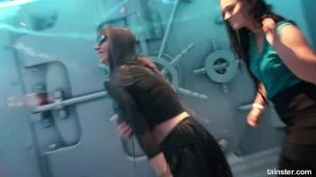 Spectacular wetlook dancing Screencap 44 on sinx.preview.netperv.com