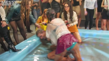 Messy Wrestling: Multi Battle Oil Freaks Slop It Up And Bring The Heat! Screencap 45 on sinx.preview.netperv.com