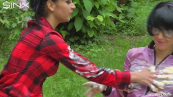 Tickling Turns Into Full Blown Food Fight! Screencap 42 on sinx.preview.netperv.com