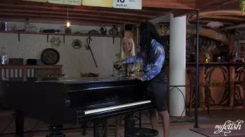 The Singing Lesson Screencap 13 on sinx.preview.netperv.com