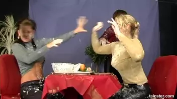 Food Fight At A Restaurant Screencap 29 on sinx.preview.netperv.com