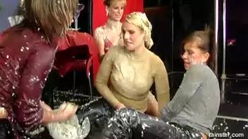 Food Fight At A Restaurant Screencap 43 on sinx.preview.netperv.com