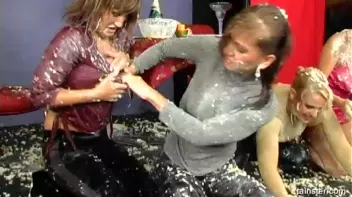 Food Fight At A Restaurant Screencap 50 on sinx.preview.netperv.com