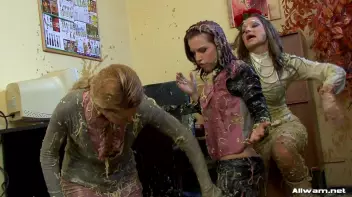 Slop Queens Screencap 59 on sinx.preview.netperv.com