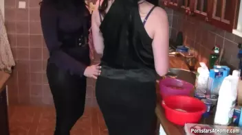 Eurobabes Just Don't Know How To Bake... Screencap 9 on sinx.preview.netperv.com