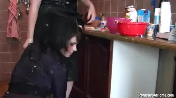 Eurobabes Just Don't Know How To Bake... Screencap 31 on sinx.preview.netperv.com