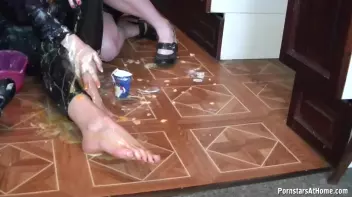 Eurobabes Just Don't Know How To Bake... Screencap 44 on sinx.preview.netperv.com