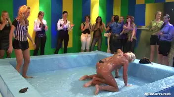 Glamorous Goo Girls Screencap 49 on sinx.preview.netperv.com