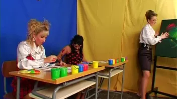 Painting Lesson Turns Messy Screencap 9 on sinx.preview.netperv.com