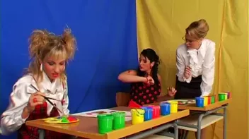 Painting Lesson Turns Messy Screencap 7 on sinx.preview.netperv.com