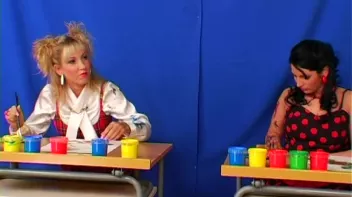 Painting Lesson Turns Messy Screencap 8 on sinx.preview.netperv.com