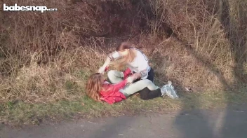 Skating Into A Catfight Disaster! Screencap 9 on sinx.preview.netperv.com