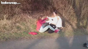 Skating Into A Catfight Disaster! Screencap 13 on sinx.preview.netperv.com