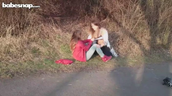 Skating Into A Catfight Disaster! Screencap 14 on sinx.preview.netperv.com