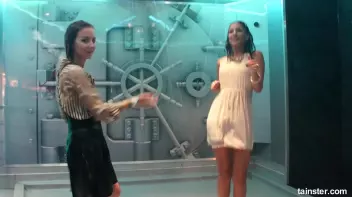 Secretaries dripping wet  Screencap 46 on sinx.preview.netperv.com