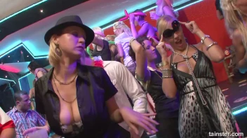 Bikini Beach Balls Part 1 - Cam 1 Screencap 65 on sinx.preview.netperv.com