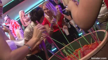 Bikini Beach Balls Part 1 - Cam 1 Screencap 10 on sinx.preview.netperv.com