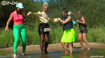 Soaking wet catfight with stuck up blondes Screencap 15 on sinx.preview.netperv.com
