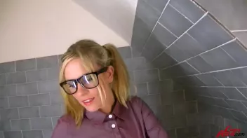 Leony Fully Dunked Screencap 2 on sinx.preview.netperv.com