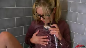 Leony Fully Dunked Screencap 37 on sinx.preview.netperv.com