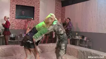 Talking Shit By The Mud Pit Screencap 8 on sinx.preview.netperv.com